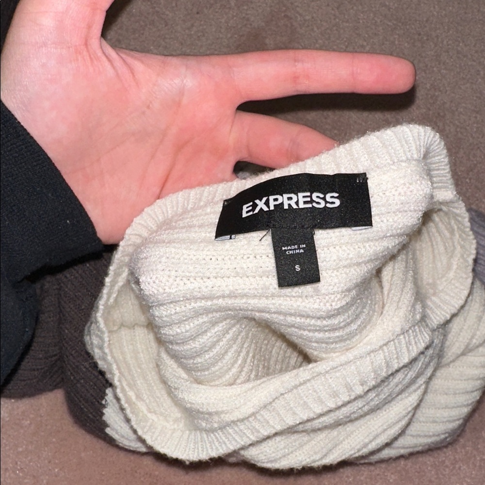 Express Color Block Sweater - Picture 3 of 4